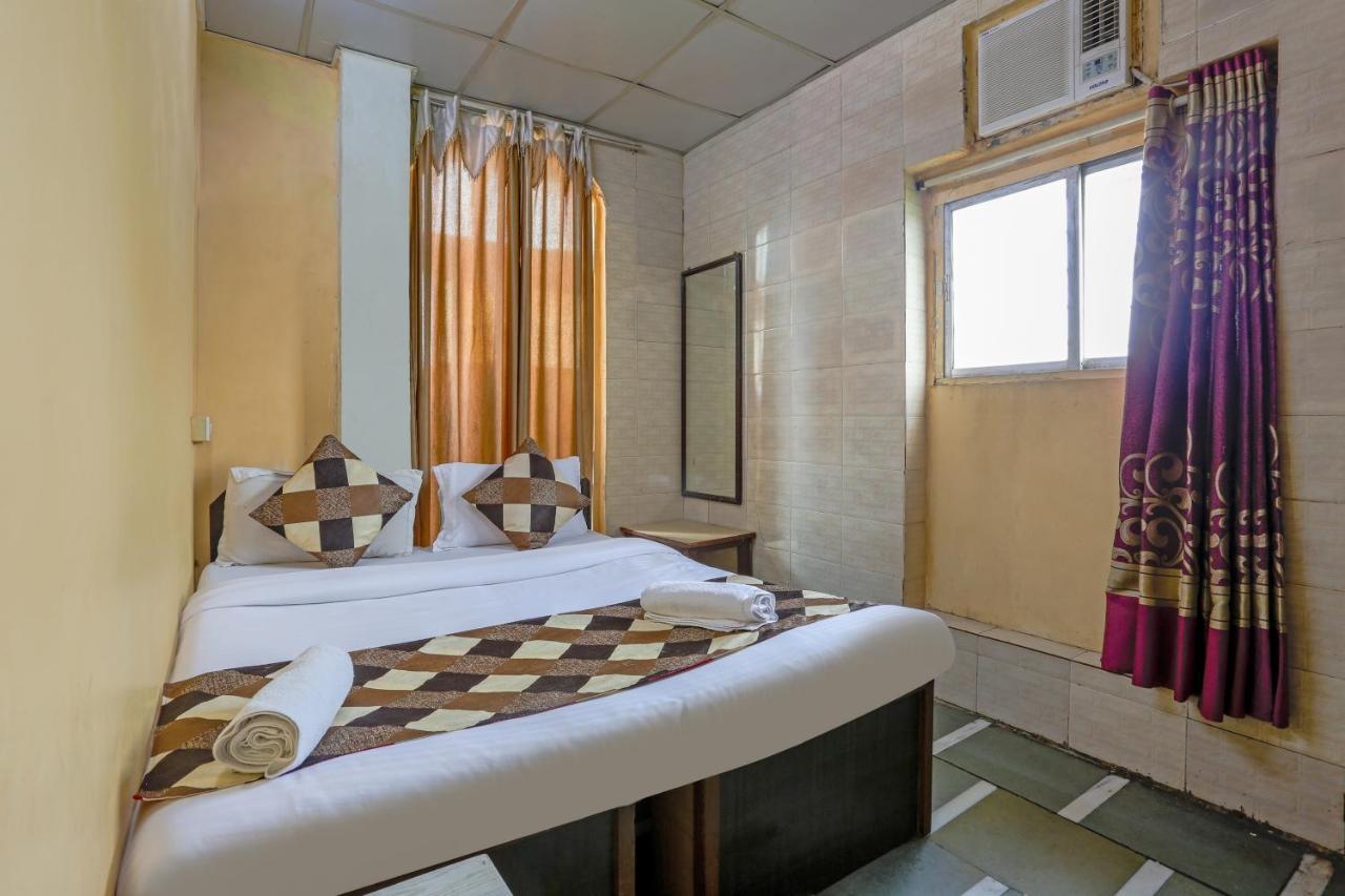 Terminus Hotel Bandra Mumbai Exterior photo
